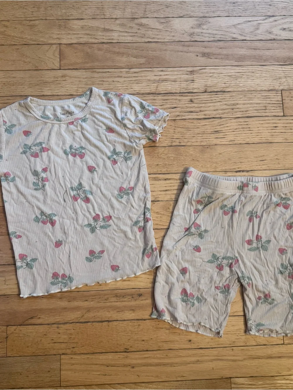 Strawberry Pajama Set Short Sleeve/Shorts 6 Girl Viscose